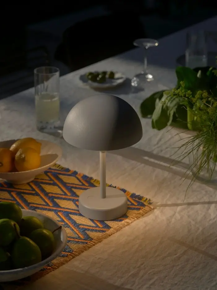 Ellen To-Go LED szara - lampka przenośna z bezprzewodowym ładowaniem